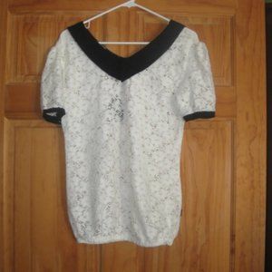 H&S White with Black Trim Shear Short Sleeve Top